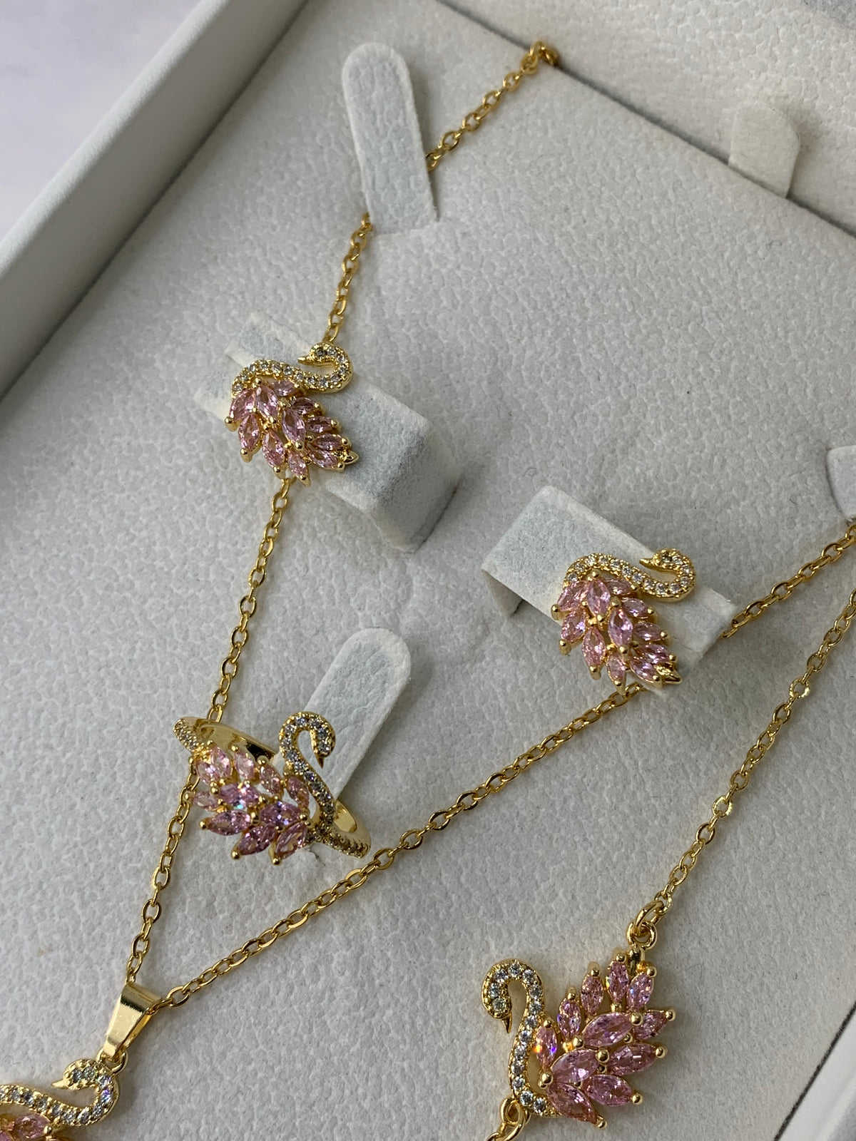 Parure Swan 4 psc